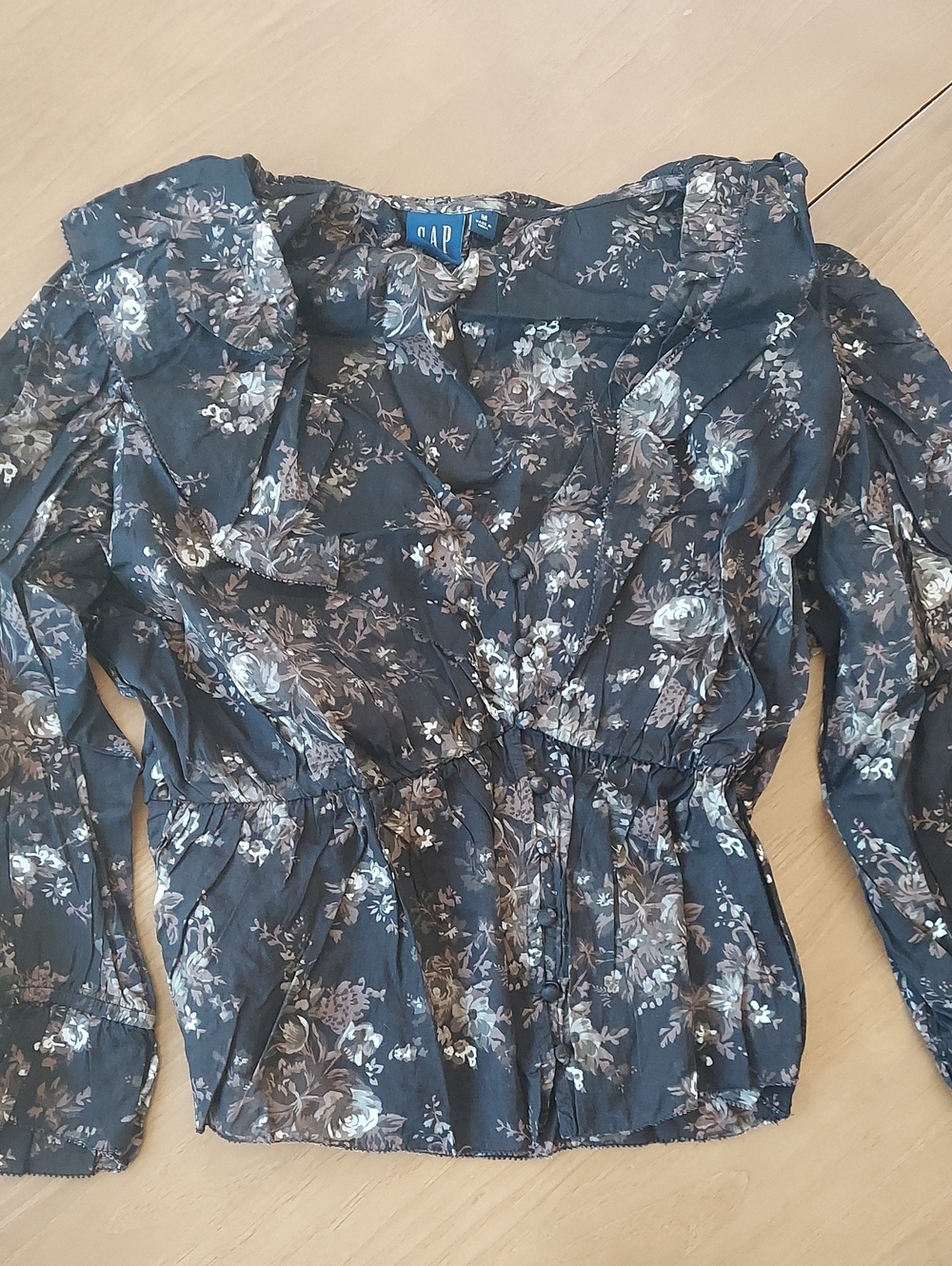 GAP Two Blouse Bundle - Picture 5 of 7
